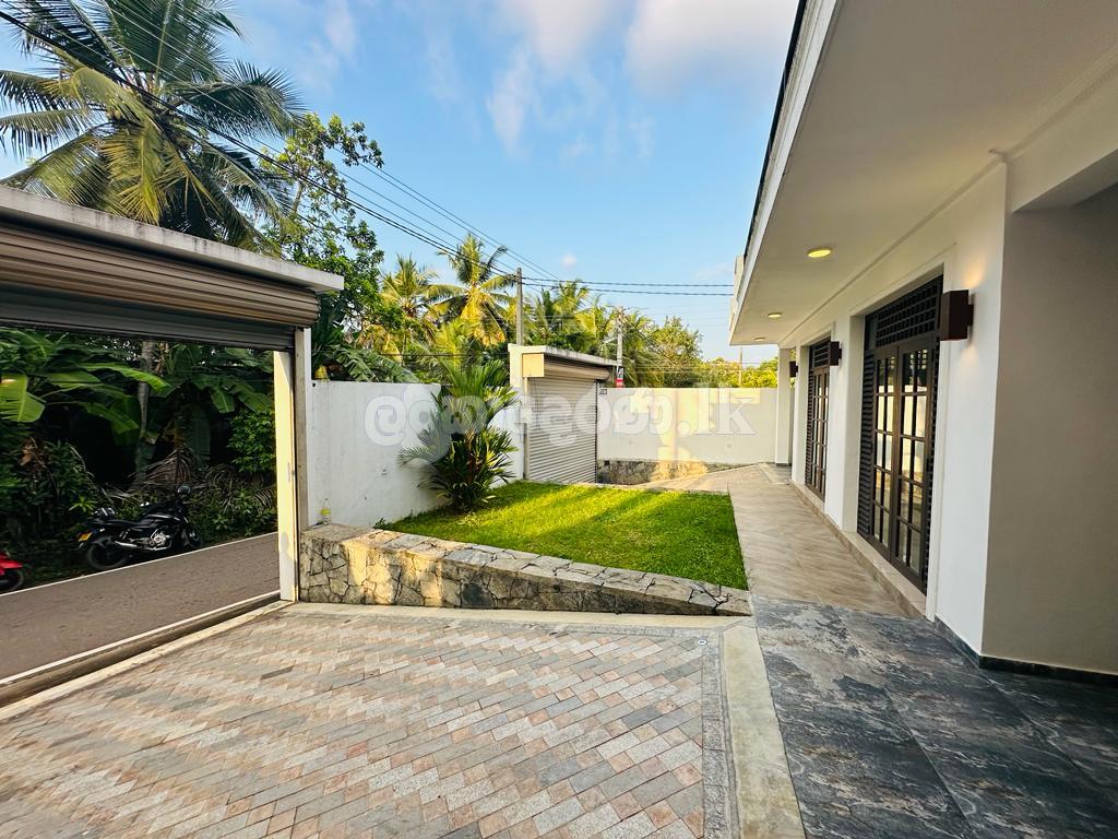 S209) Super Luxury house sale in (ITN Road) Wickramasinghepura B-mullaa