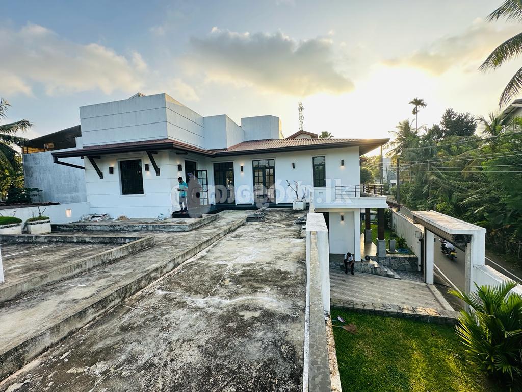 S209) Super Luxury house sale in (ITN Road) Wickramasinghepura B-mullaa