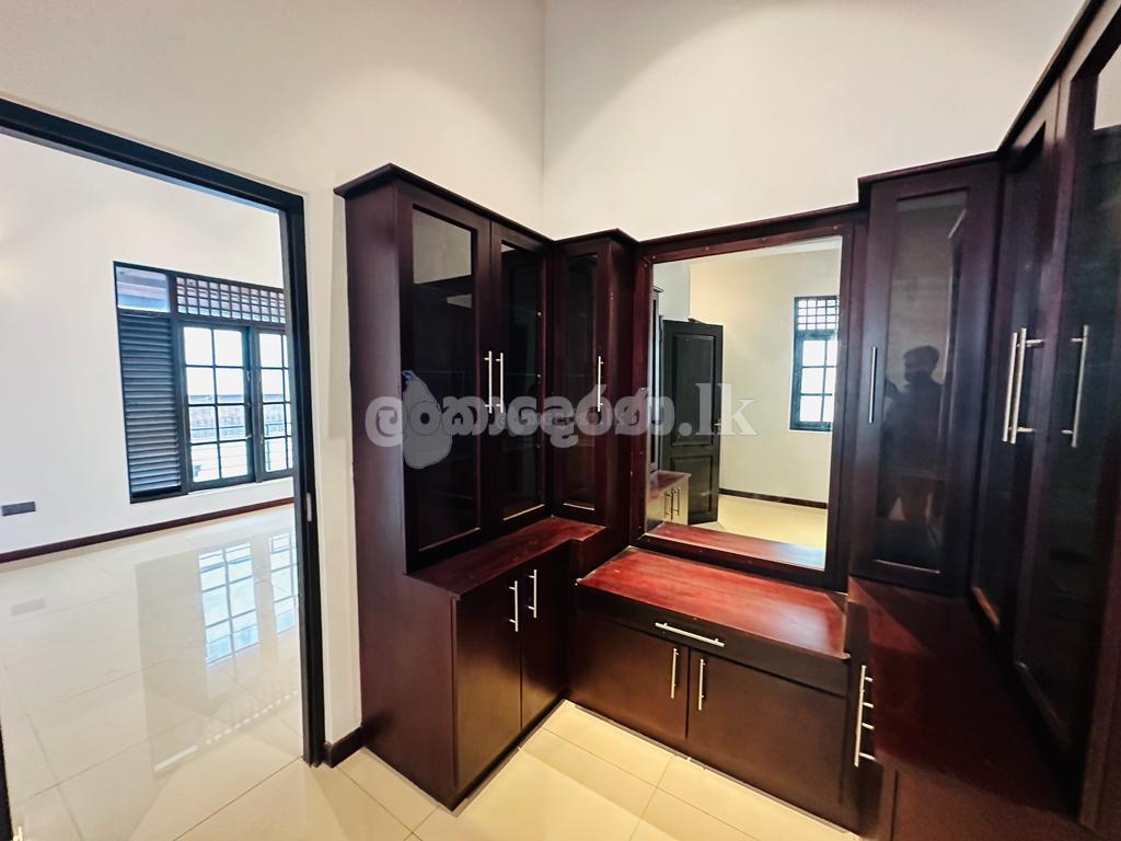 S209) Super Luxury house sale in (ITN Road) Wickramasinghepura B-mullaa