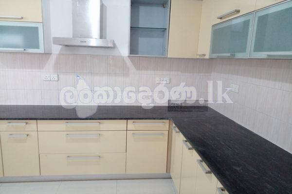 Code 3713A Apt for sale Col03