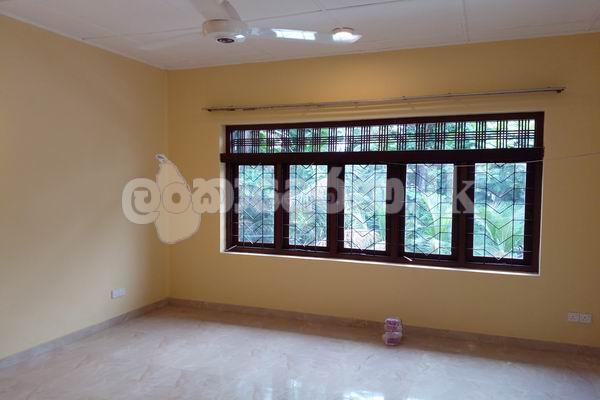 Code 3722 Upper floor rent Col05