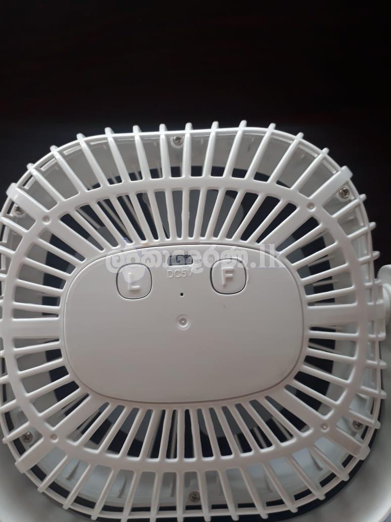 OMF1835 Rechargeable Multifunction Mini Fan