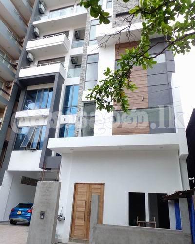 Code 3777 Building for rent Col03