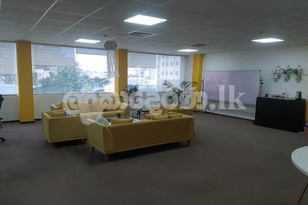 Code 3784 Building for rent Col03
