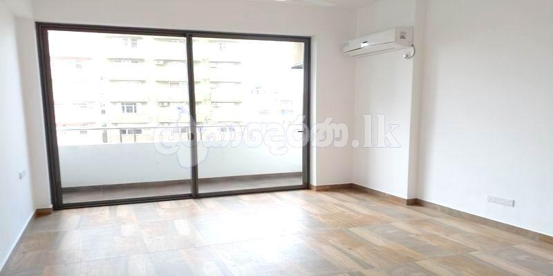 Code 3777 Building for rent Col03