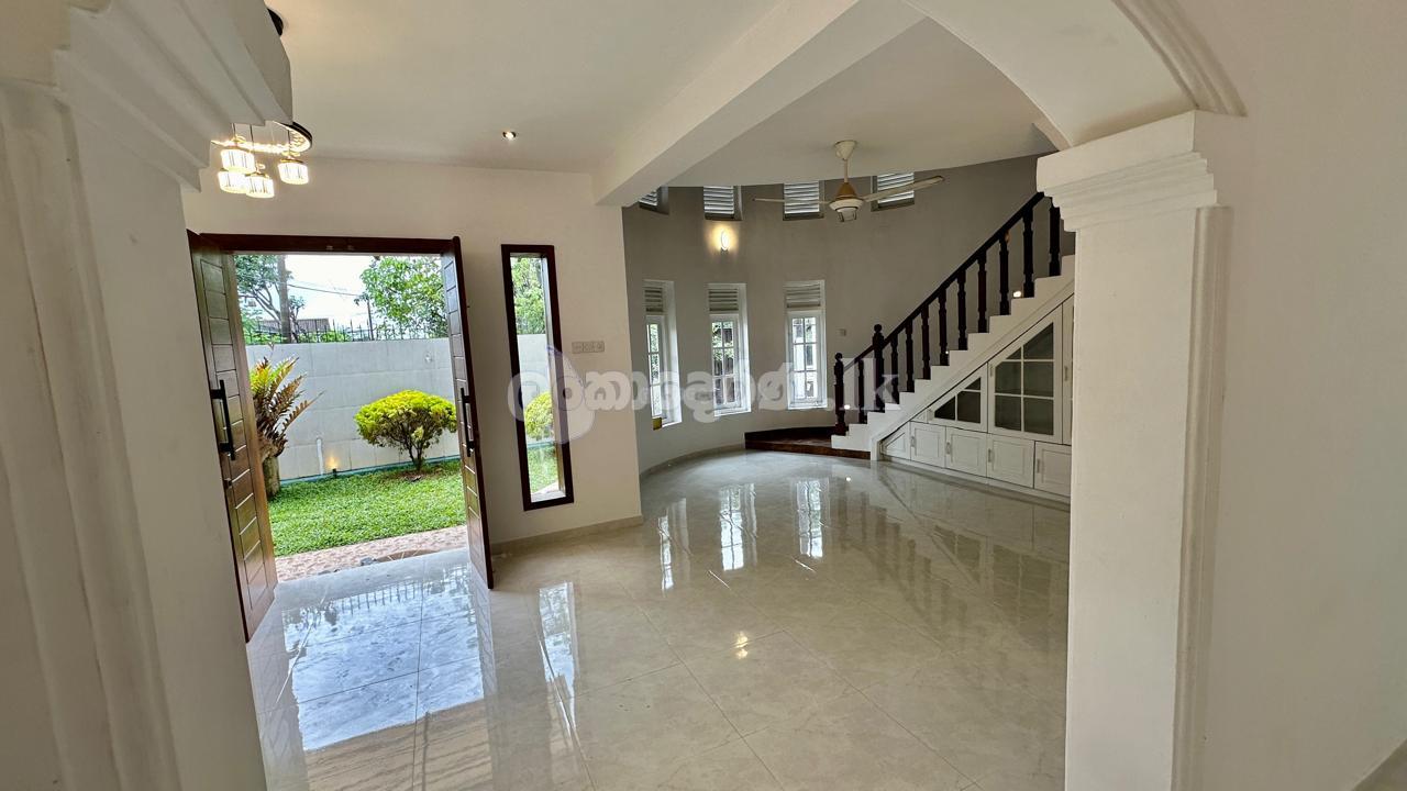 House For Sale: Athurugiriya