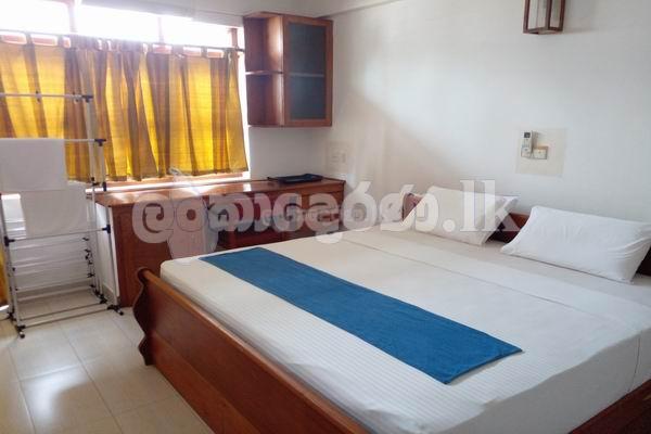 Code 370w Rooms & apts short term col03