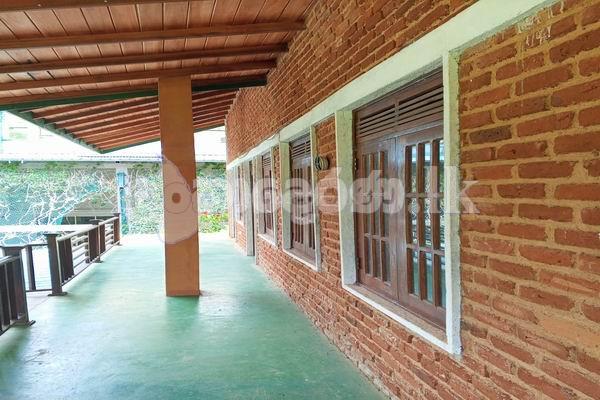 Code 3793 Building for sale Dambulla
