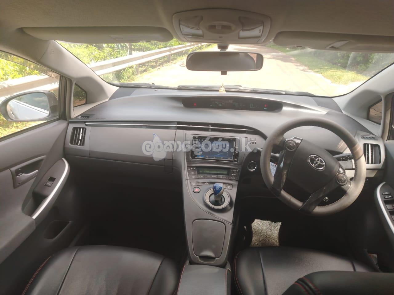 Rent a car Toyota prius 3rd Gen