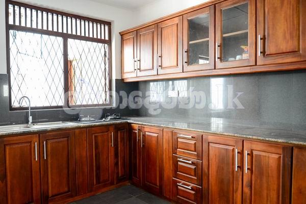 Code 3808 House for rent pita kotte