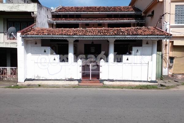 Code 3816 House & showroom for sale Negombo