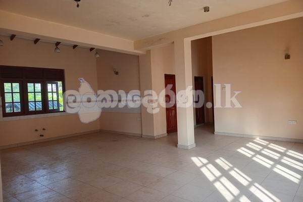 Code 3943 H0use for sale Moratuwa
