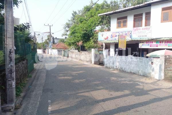 Code 3950 Landwith a building for sale Malave