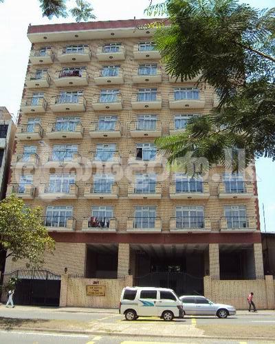 Code 3683 Apt for rent Col07