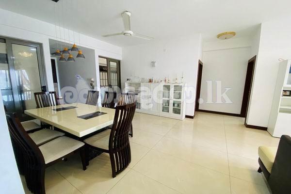 Code 3956 Apt for sale Col03